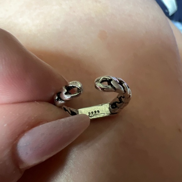 Adjustable Fashion Ring - Picture 3 of 8